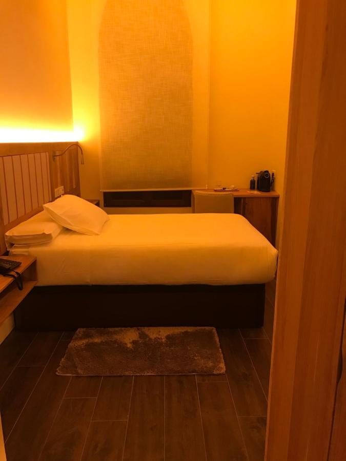 Camarote Hotel Леон Екстериор снимка